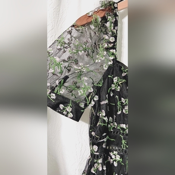 NWOT lulus Radiant Love Black Embroidered Skater Dress Size M - Picture 4 of 13